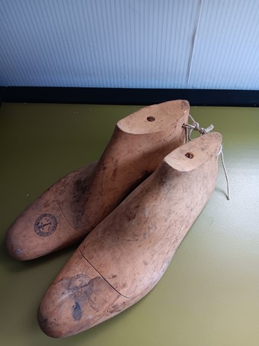 Paar alte schuhleisten - paar, /