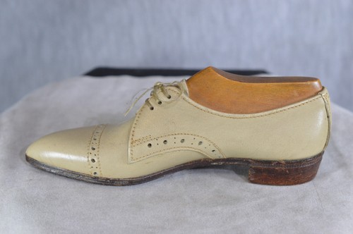 Einmaliges schuhmacher - 2.)),