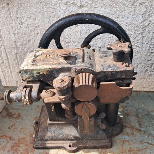 Alte lederspaltmaschine leder - alte,