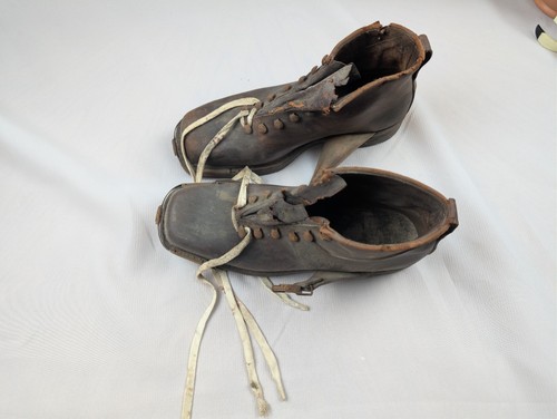 Paar antike schuhe - ,