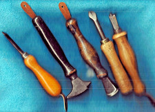 Maßschuhe-Arbeit. Leder